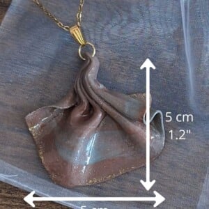 Handgemaakte polymeerklei halsketting - unieke statement hanger - artistiek juweel voor haar -  "Aurora Veil"