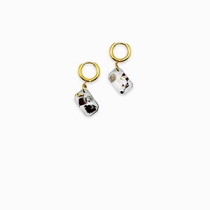 Huggie Hoop Oorbellen met Echte Bloemen uit Scheveningen (The Final Chapter)