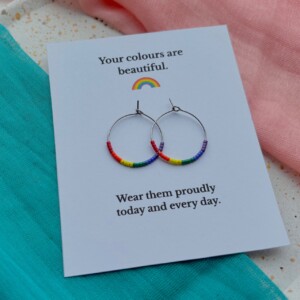 Pride oorbellen | Regenboog Miyuki hoops | Handgemaakt