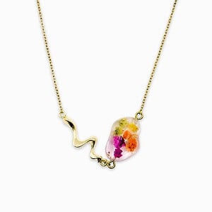Sierlijke Ketting met Steen Gevuld met Echt Gipskruid uit Den Haag (Fleur de Soleil)