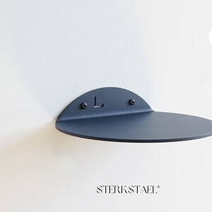 STERKSTAEL Saga wandplank Midnight Blue - stalen wandplank - kleur Donkerblauw - poedercoating - staal - wandrek - wandplankje - inclusief bevestigingsmateriaal – draagkracht van 10 kg – 1 stuk