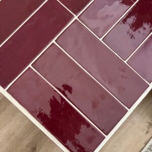 Unieke handgemaakte bijzettafel bordeaux - 42x42x28cm