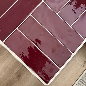 Unieke handgemaakte bijzettafel bordeaux - 42x42x28cm