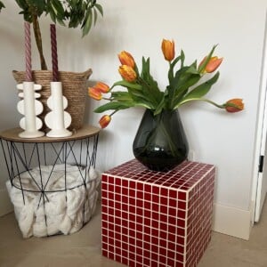 Unieke handgemaakte bijzettafel rood - 30x30cm