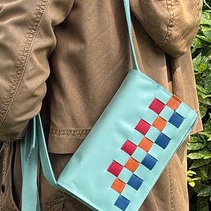 Lederen vlechtwerk-tas Blauwe Bes, klein