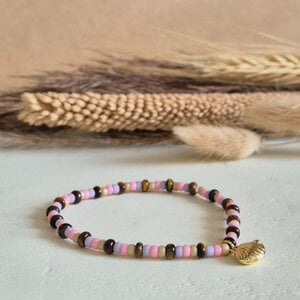 Zomerse armband met tijgeroog en schelpbedel | Shell