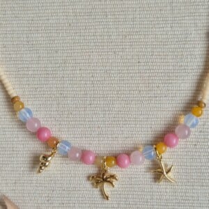 Zomerse ketting met bedels, edelstenen en miyuki kralen | Tropics