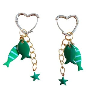 2 visjes aan ketting