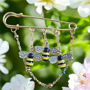 3 Bees Broche
