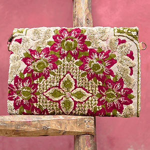 Atlas Piedra Clutch - Red/Green