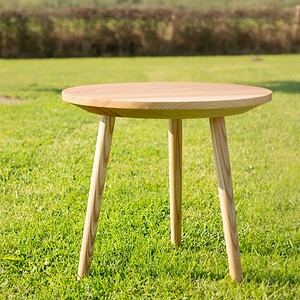 Bijzettafel in essenhout
