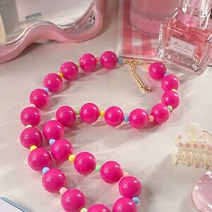 Bubbly Riot | ketting met hot pink acryl kralen