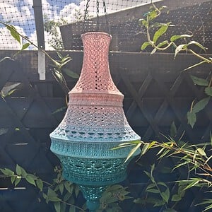 Decoratieve gehaakte lamp