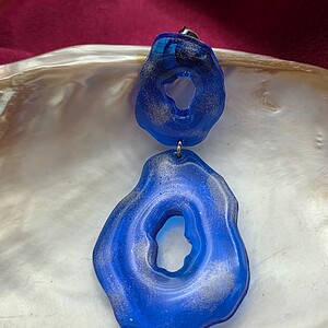 Epoxy oorbellen - blauw