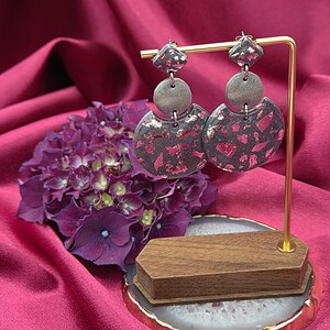 Epoxy oorbellen zilver/grijs