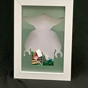 Geef je LEGO reservesteentjes een podium – Unieke baby Yoda display fotolijst (10x15 cm) voor LEGO en Starwars fans!
