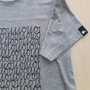 Hand bedrukt grijs katoen-viscose t-shirt, binair breien design, men's, medium