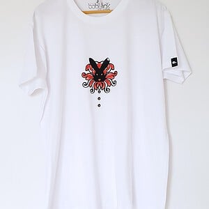 Hand bedrukt, wit katoen t-shirt, zwart konijn en rode bloem design, men's, extra large