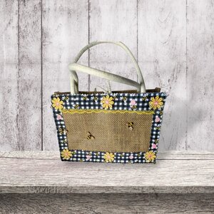 Handgemaakte jutetas 'Bijenparadijs' – vrolijke shopper met bijtjes, bloemen en jute