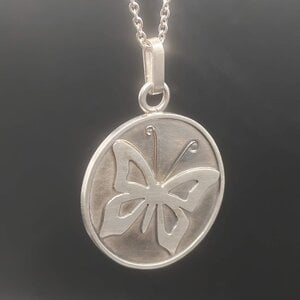 Handgemaakte Zilveren Vlinder Hanger – Geometrische Sterling Zilveren Ketting