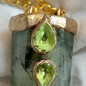 Ketting met prehniet en peridoot