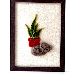 Kitty sleeps - unieke handgemaakte wanddecoratie in wol