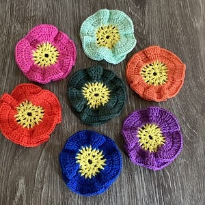 Kleurige gehaakte bloemetjes