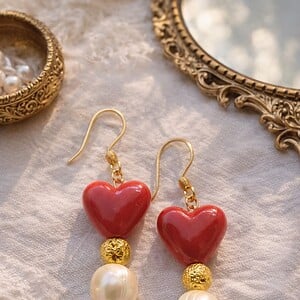 Little Muse | oorbellen met porseleinen hartjes