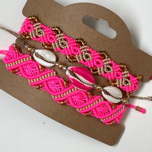 Macrame armbanden fluoriserend roze