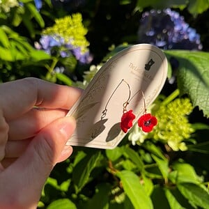 Micro gehaakte klaproos creolen