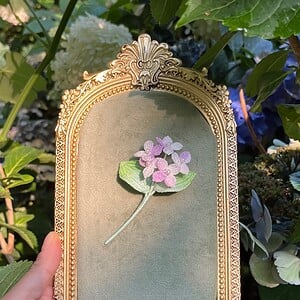 Microgehaakte Hortensia Broche