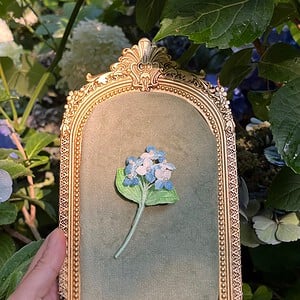 Microgehaakte Hortensia Broche