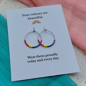 Pride oorbellen | Regenboog Miyuki hoops | Handgemaakt