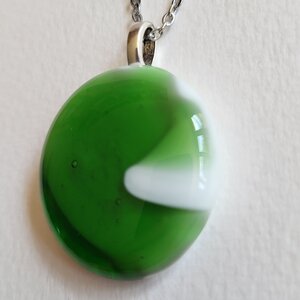 RVS ketting met uniek "Groene Golf" glas hanger