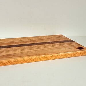 Snijplank in de combinatie rood eiken / mahonie
