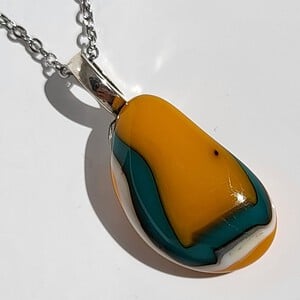 Uniek "Golden Tide 003" glasfusing hanger