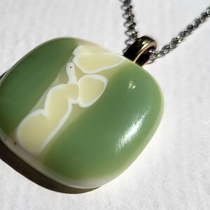 RVS ketting met uniek "Mos en Steentjes" glasfusing hanger
