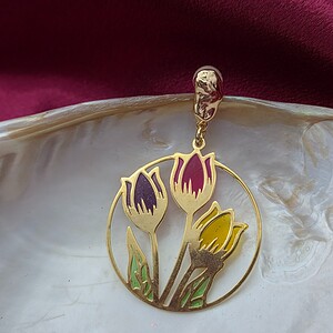 Vergulde oorbellen met tulpen - glas in lood look