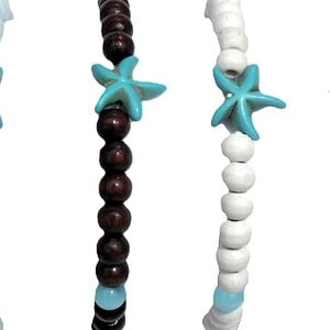 Armband met houten kralen, turquoise tijgeroog, turquoise zeester. Handgemaakt polsband, boho chic, Ibiza strand sieraad, wit, blauw, bruin