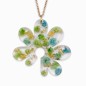 Bloemvormige Statement Ketting met Echte Bloemen uit Luxemburg (Forgotten Gardens)