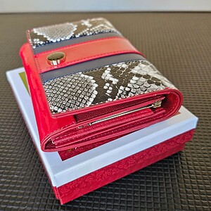 Chris Peterson damesportemonnee – echt leer – slangenprint – rood & donkerblauw