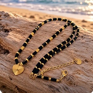 Elegante ketting met zwarte Agaat & hart – RVS 16K verguld