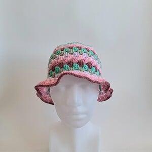 Gehaakte bucket hat | Mintgroen, sagegroen, lila, lichtroze, poeder roze en mauve