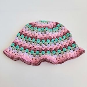 Gehaakte bucket hat | Mintgroen, sagegroen, lila, lichtroze, poeder roze en mauve