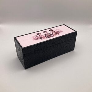 Handgedecoreerd bamboe theekistje met 3 geisha’s