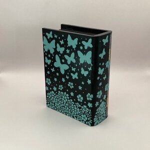 Handgedecoreerd houten kistje in boekvorm ‘Butterfly Mask 5’
