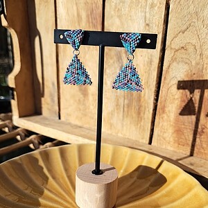 Handgemaakte oorbellen met kralen – Kleine confetti oorbellen 3,5 cm in blauw en paars