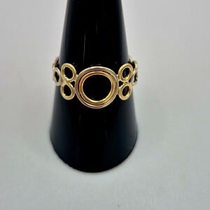 Ring Elara; tijdloos verbonden