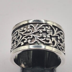 Ring Silvertorn; stoer, sierlijk en uniek