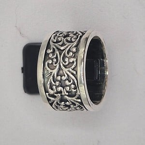 Ring Silvertorn; stoer, sierlijk en uniek